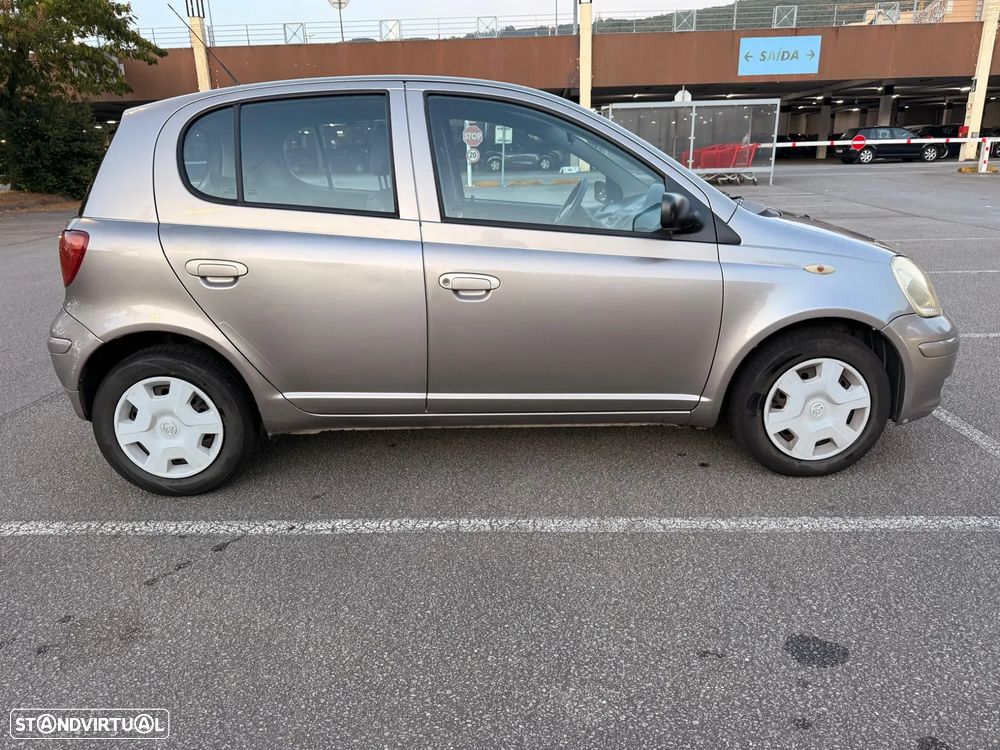 Toyota Yaris 1.0 Sol AC - 4