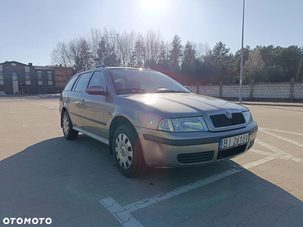 Skoda Octavia 1.6 Family Plus - 1