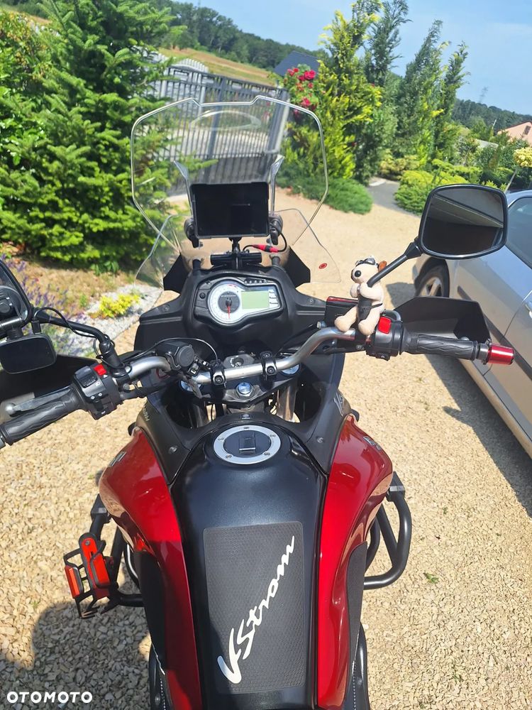 Suzuki V-STROM - 10