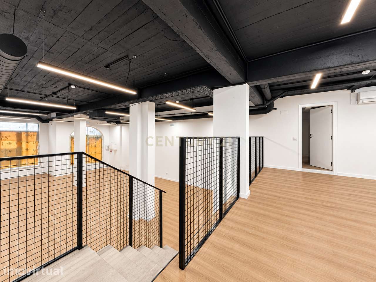 Espaço comercial com 140 m², alvo de uma renovação total, situado em L - Grande imagem: 5/11