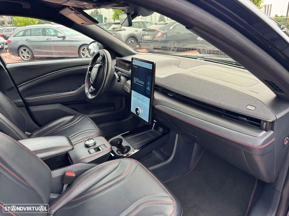 Ford Mustang Mach-E AWD PREMIUM - 31