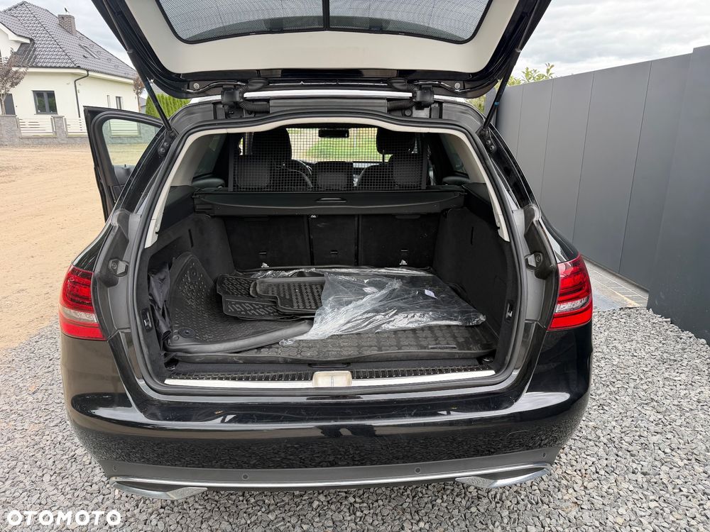 Mercedes-Benz Klasa C 220 d 4Matic 9G-TRONIC Avantgarde - 27