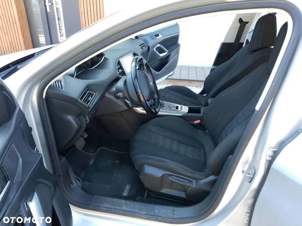 Peugeot 308 - 5
