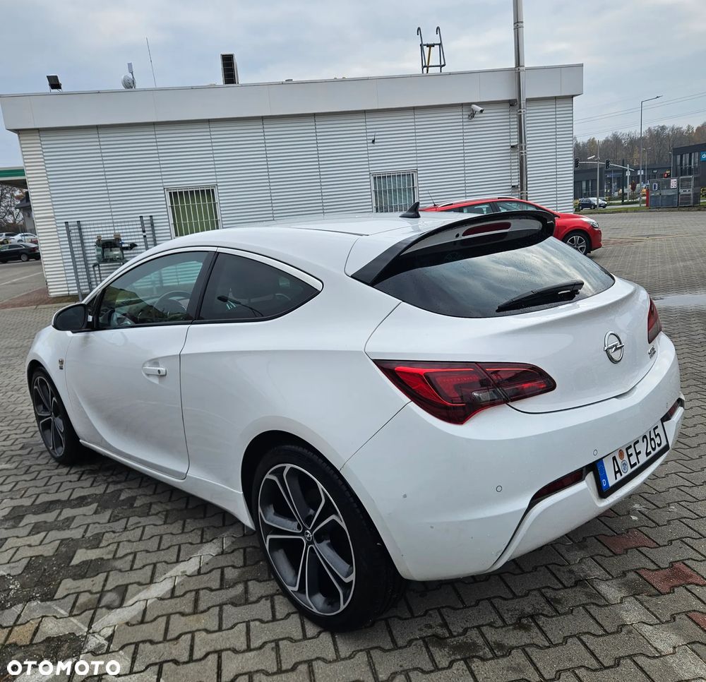 Opel Astra IV GTC 1.4 T Sport S&S EU6 - 3