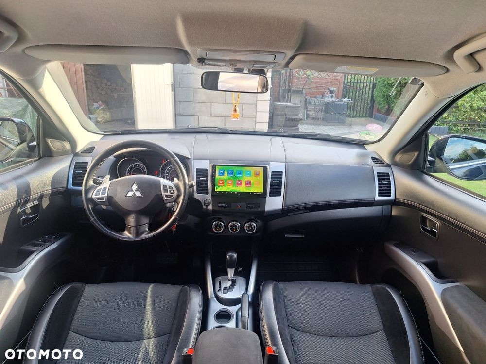 Mitsubishi Outlander 2.0 2WD CVT Invite - 10