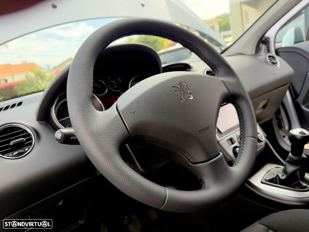 Peugeot 308 1.6 HDi Executive - 41