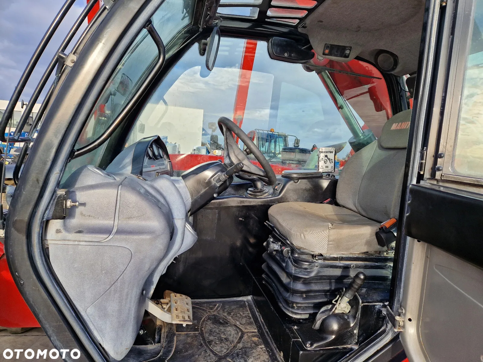 Manitou MT 933 R371 jak JCB 535-95 - 11