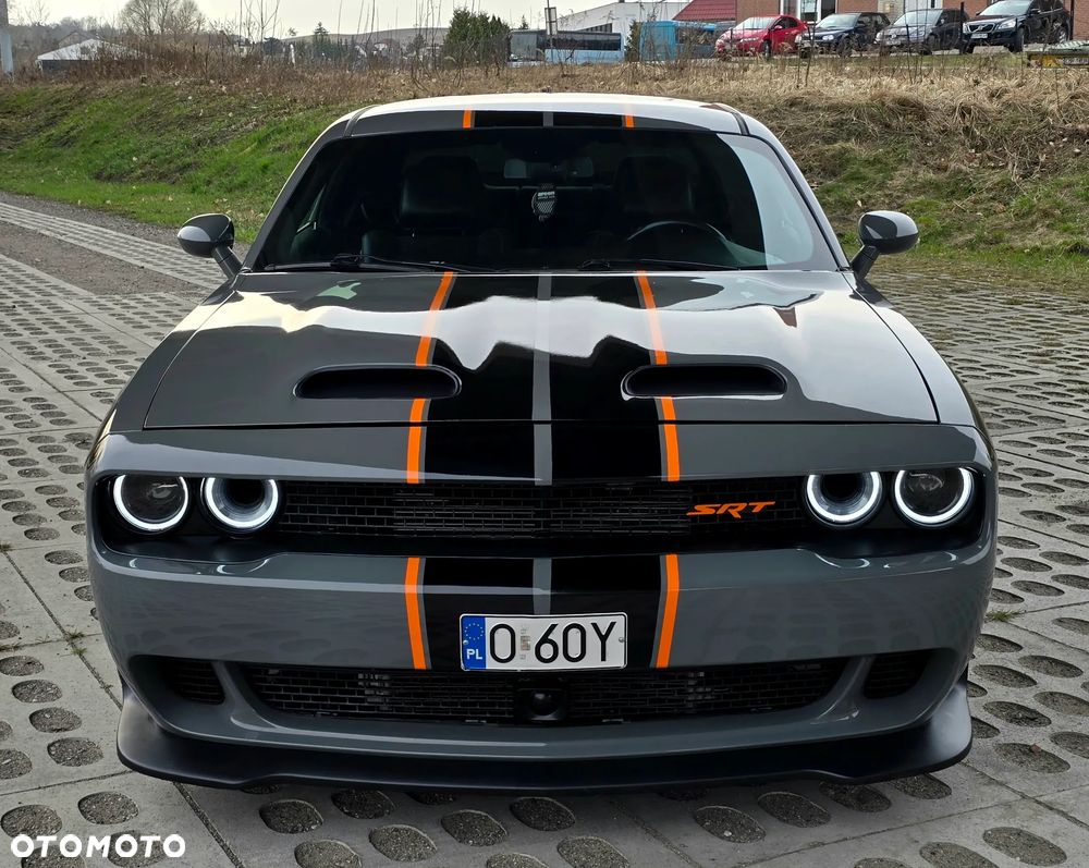 Dodge Challenger - 1