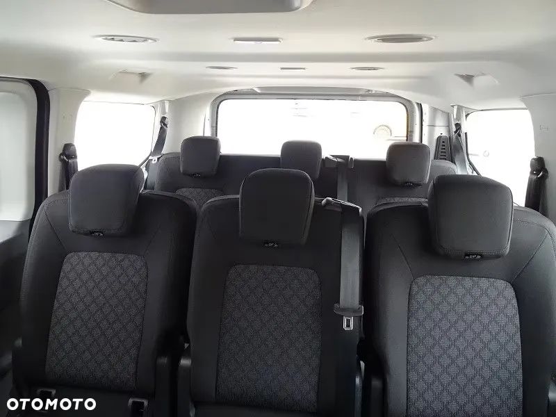 Volkswagen Transporter Kombi L2H1 M1 - 10
