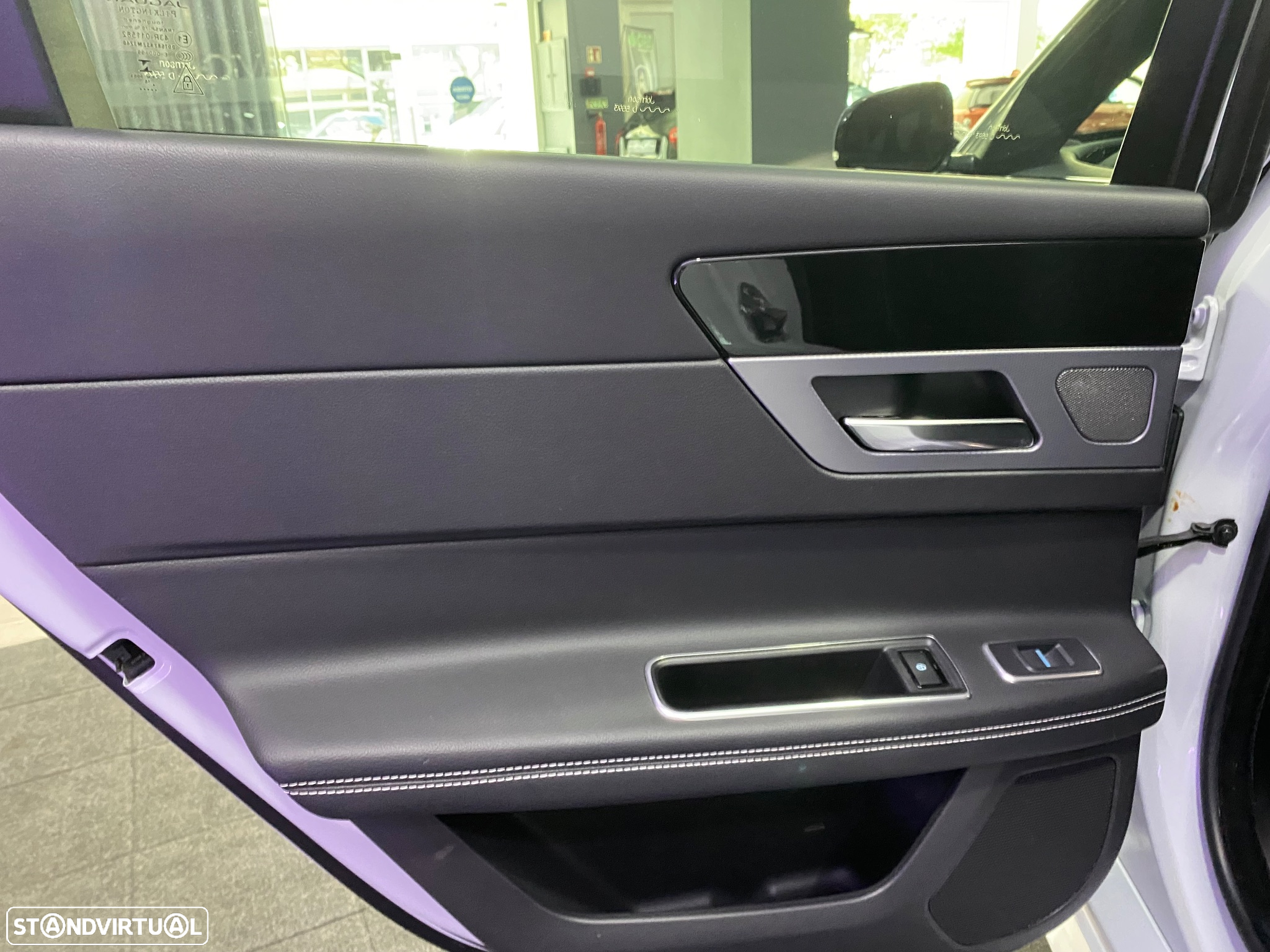 Jaguar XF 20d Aut. R-Sport - 33