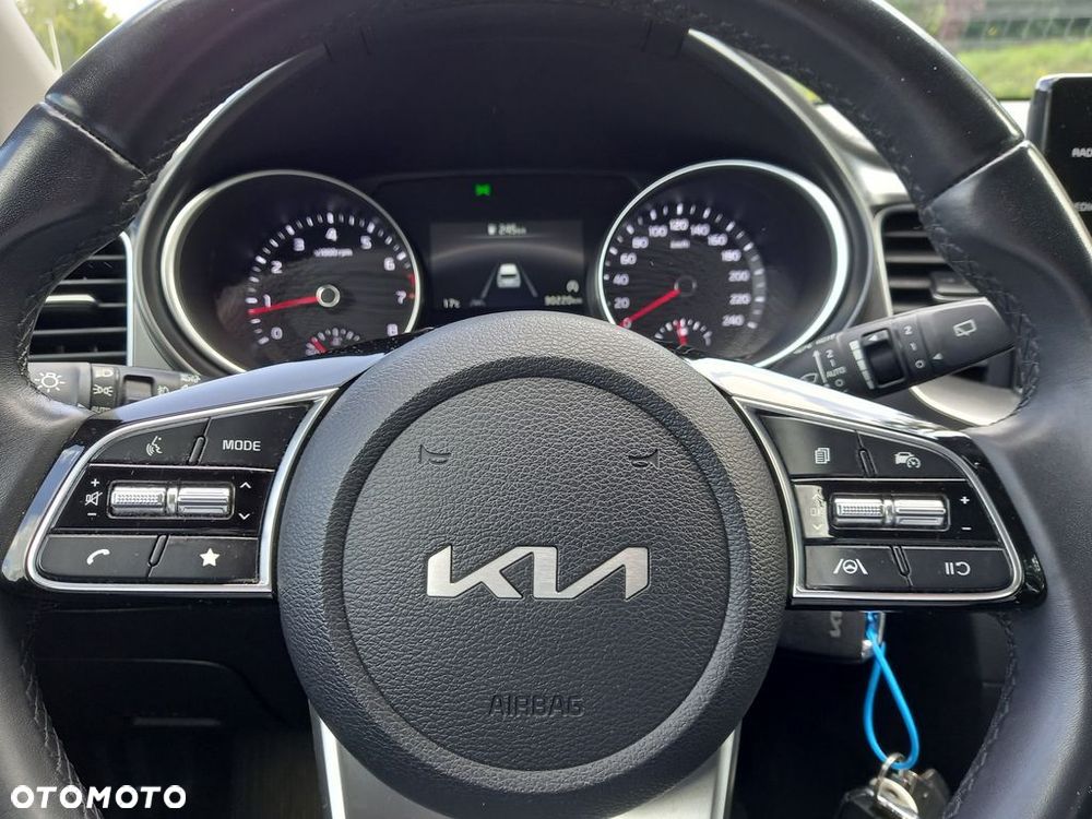 Kia Ceed - 11