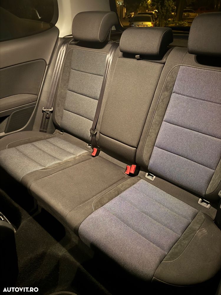 Volkswagen Golf - 11