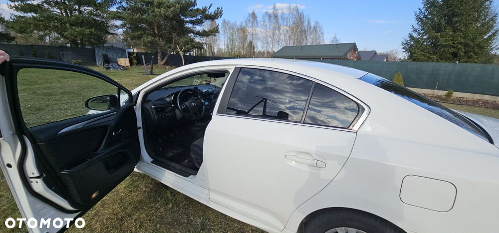 Toyota Avensis 1.8 Active - 9