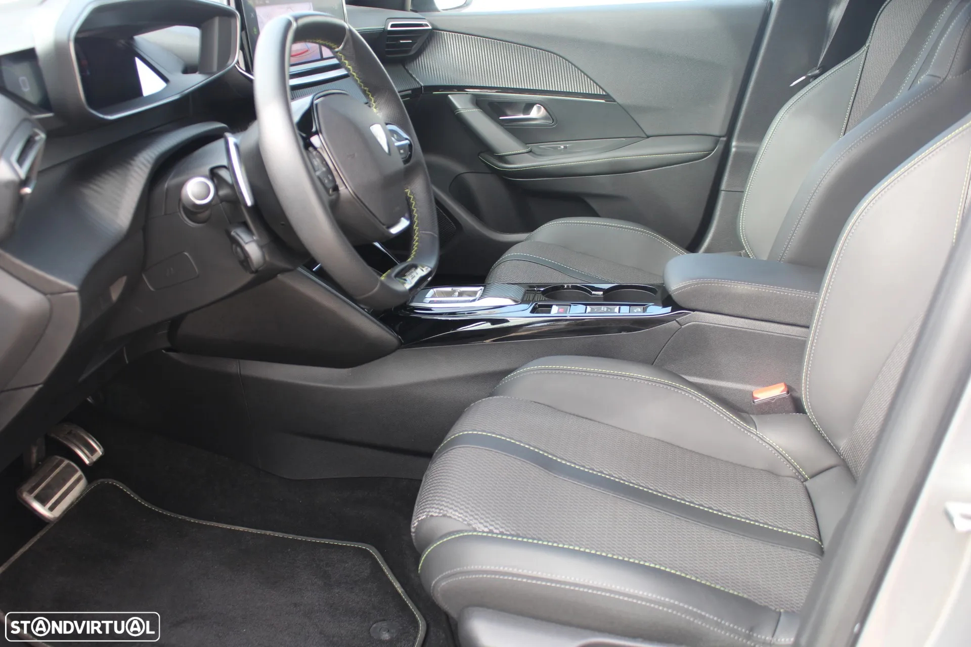 Peugeot 2008 1.2 PureTech GT EAT8 - 19