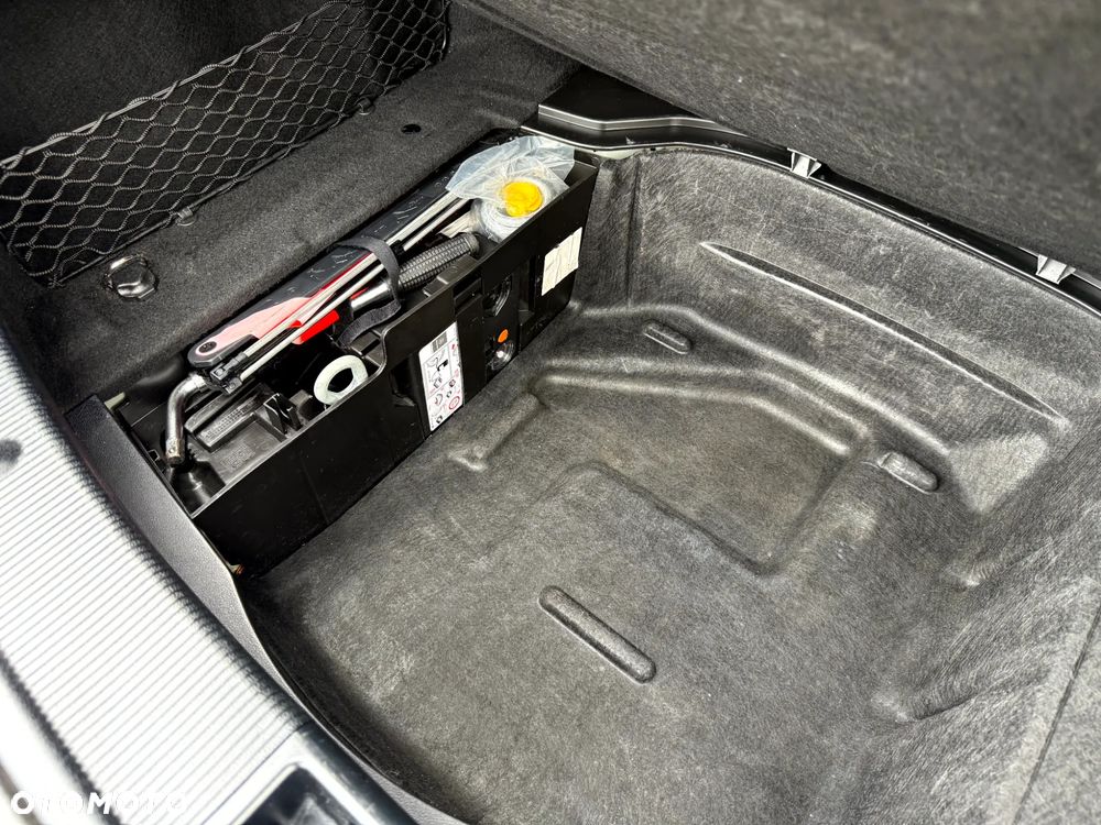 Mercedes-Benz Klasa E 250 7G-TRONIC Sport Edition - 27