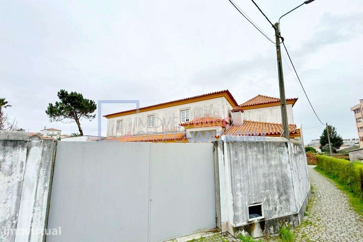 Moradia T5 Totalmente Restaurada com Garagem e Terreno  Próxima da ... - Grande imagem: 2/2