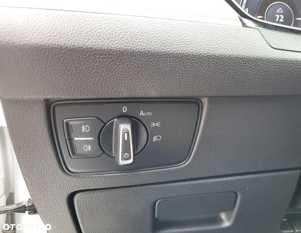 Volkswagen Passat 2.0 TDI (BlueMotion Technology) Highline - 28