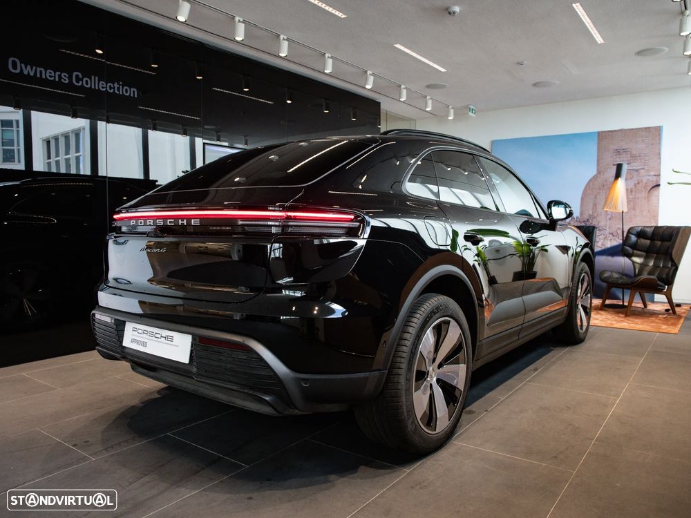 Porsche Macan Electric 4 - 12