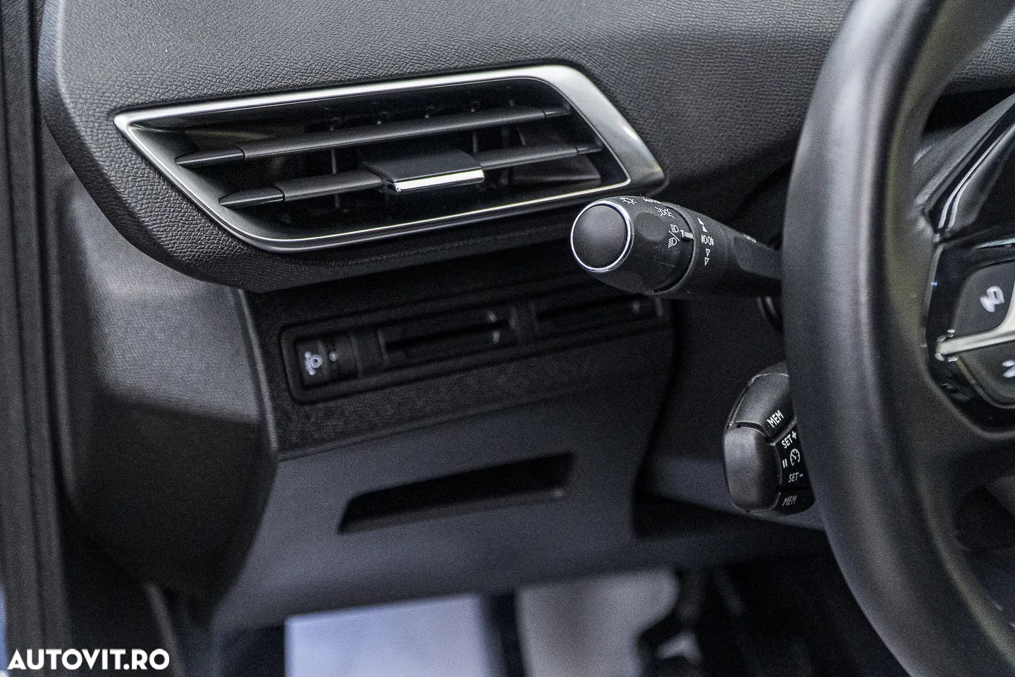 Peugeot 3008 1.2 PureTech 130 BVM6 Allure Pack - 24
