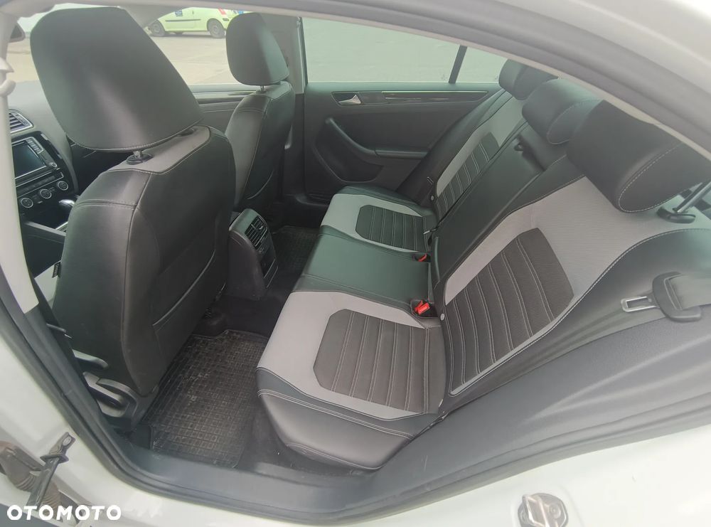 Volkswagen Jetta 2.0 TDI DPF BMT Comfortline DSG - 11