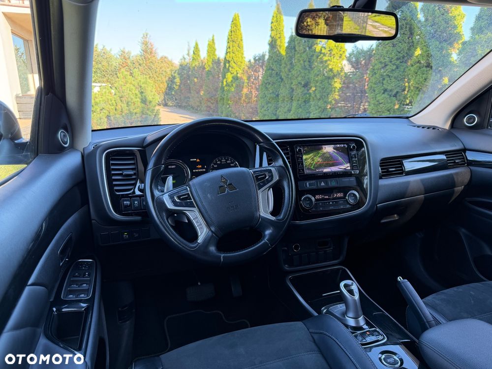 Mitsubishi Outlander Intense + - 29
