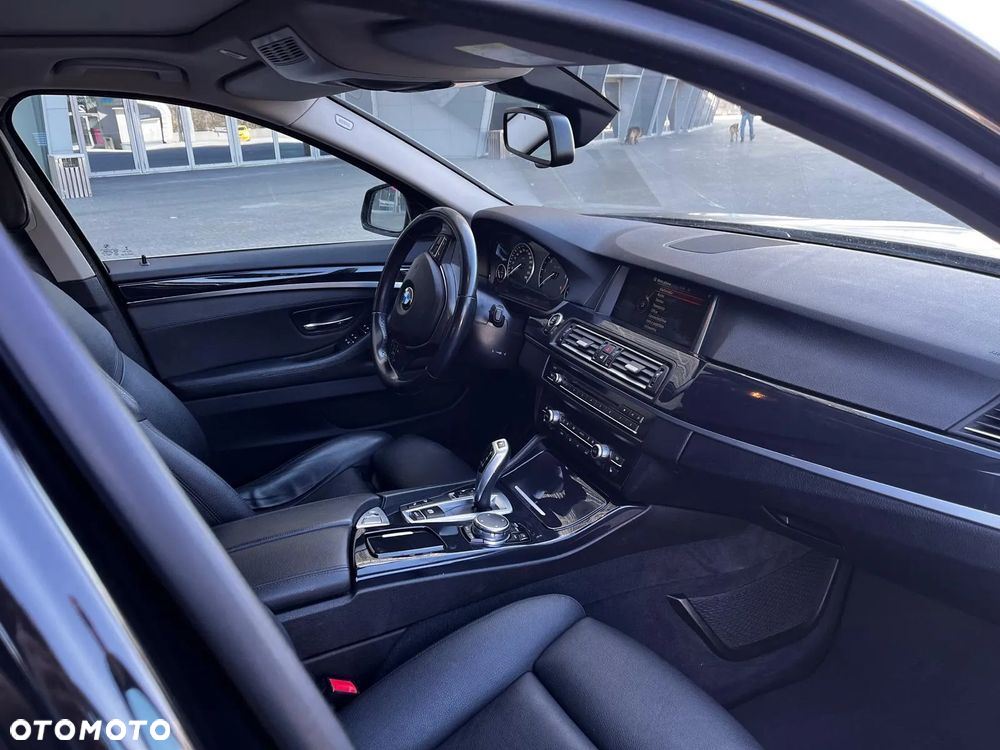 BMW Seria 5 520d xDrive - 11