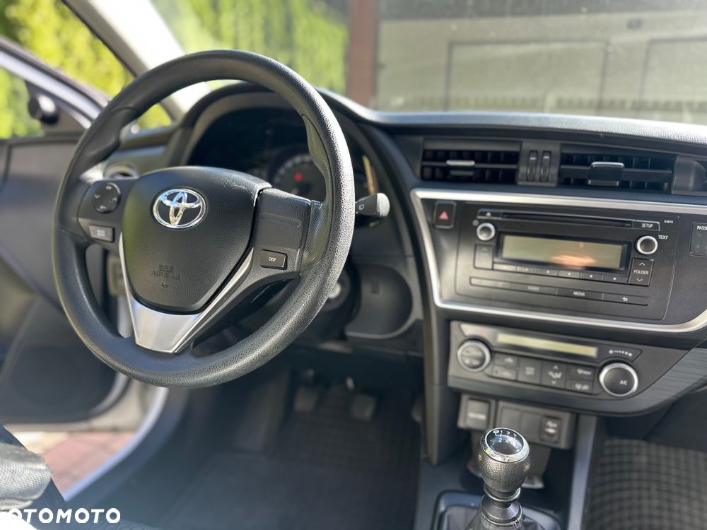 Toyota Auris 1.4 D-4D - 14