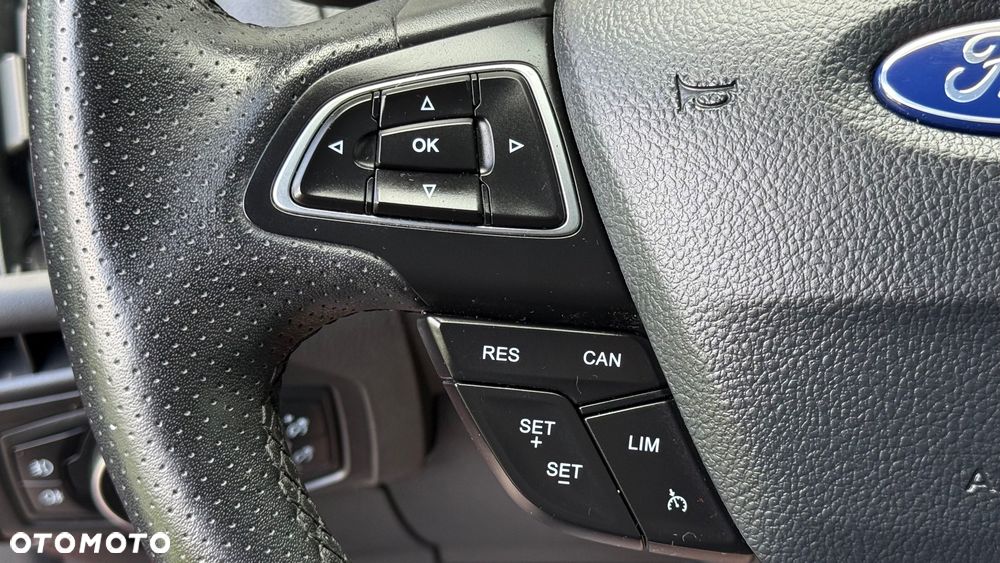 Ford Focus 1.0 EcoBoost Start-Stopp-System ST-LINE DESIGN - 30