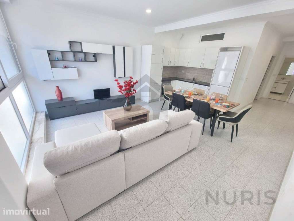 Apartamento T1 para venda no centro de Lagoa - Grande imagem: 2/14