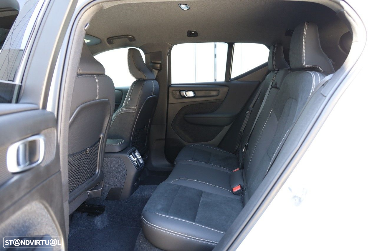 Volvo EX40 82 kWh Single Motor Extended Range Plus - 11
