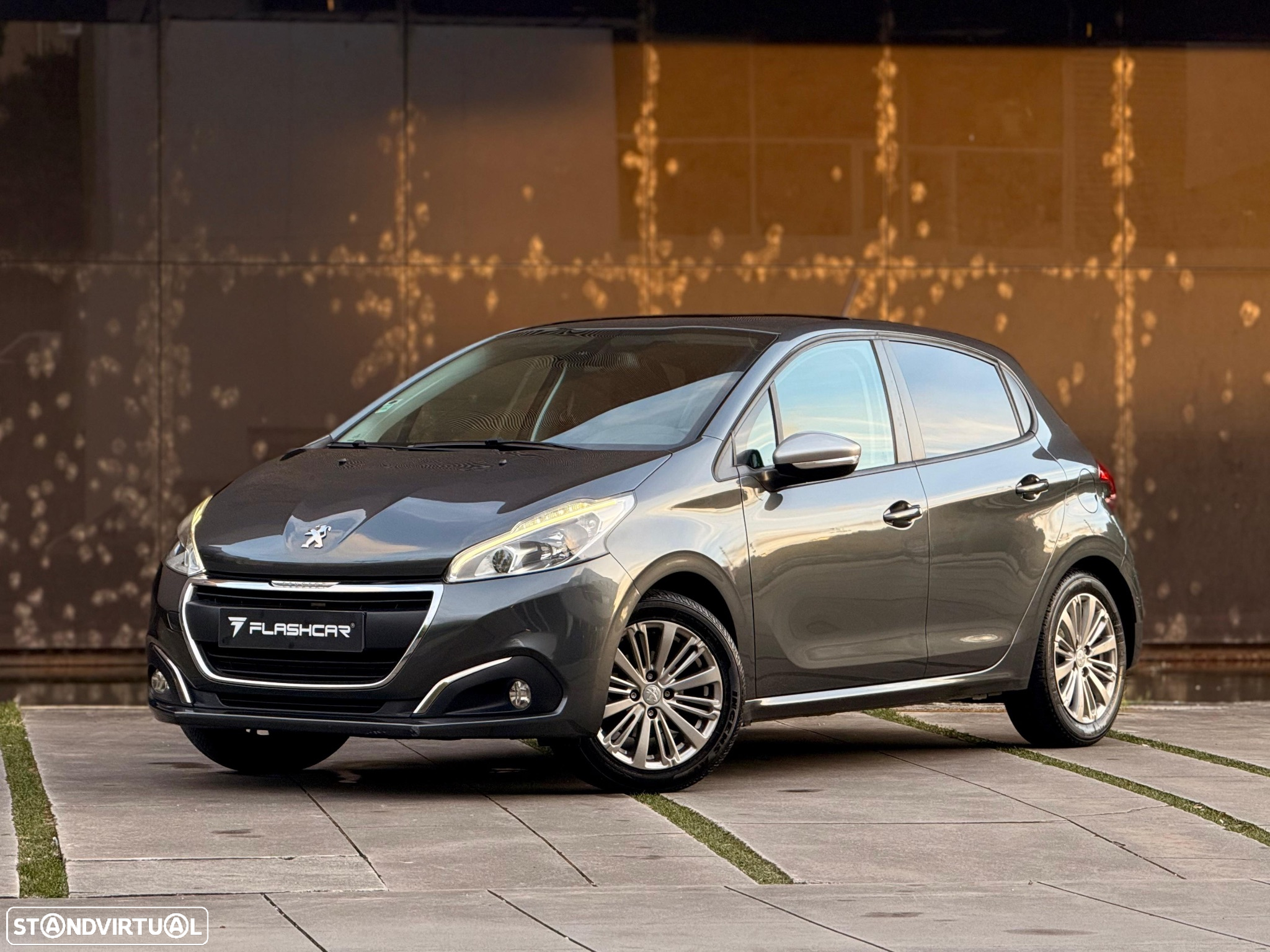 Peugeot 208 1.2 VTi SE Style - 20