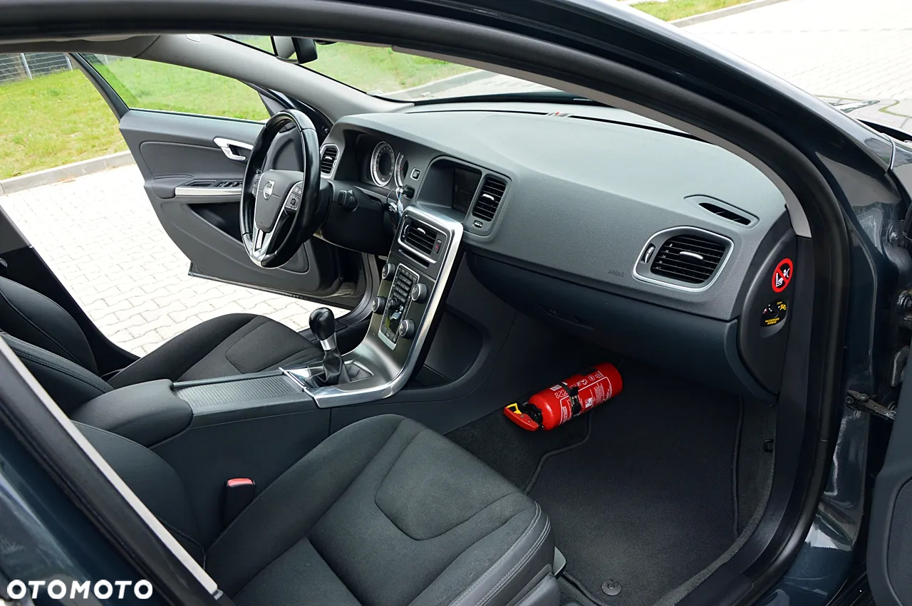 Volvo S60 D3 Momentum - 27