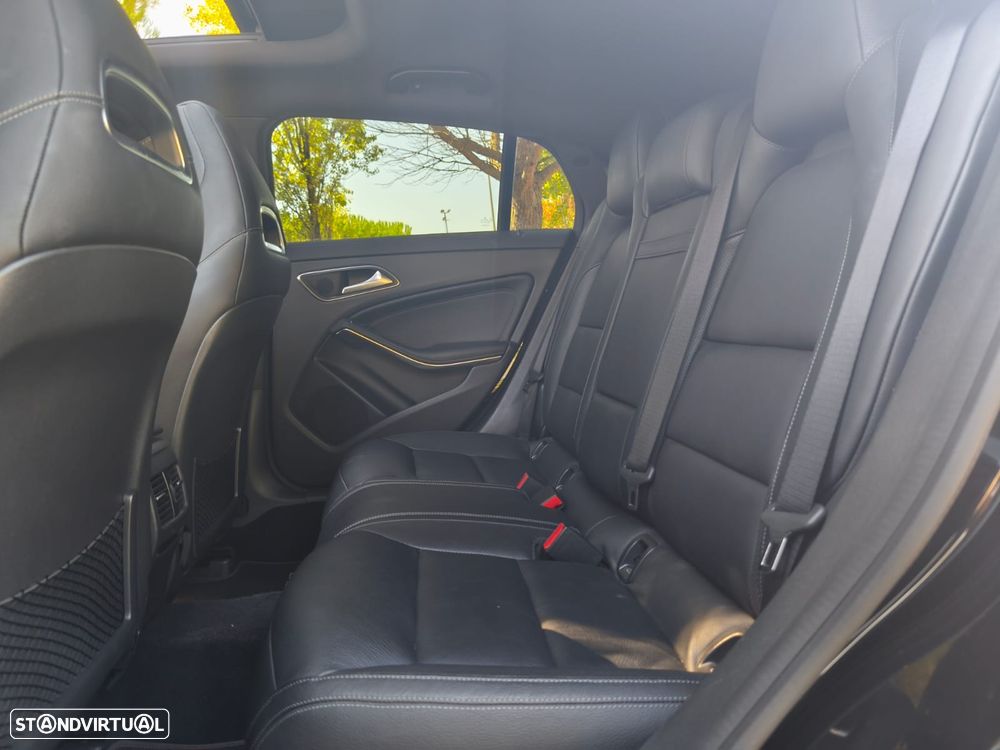 Mercedes-Benz CLA 220 (CDI) d 7G-DCT AMG Line — fotografia 9