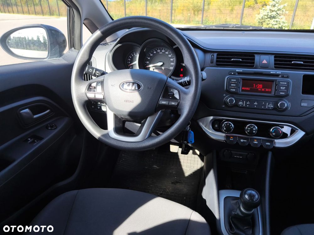 Kia Rio 1.2 M - 14