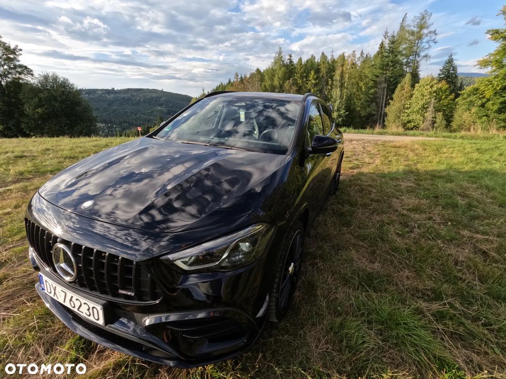 Mercedes-Benz GLA - 33