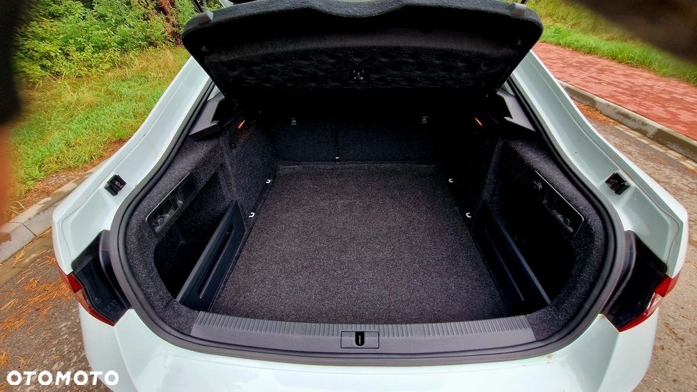 Skoda Superb 2.0 TDI Premium Edition - 19