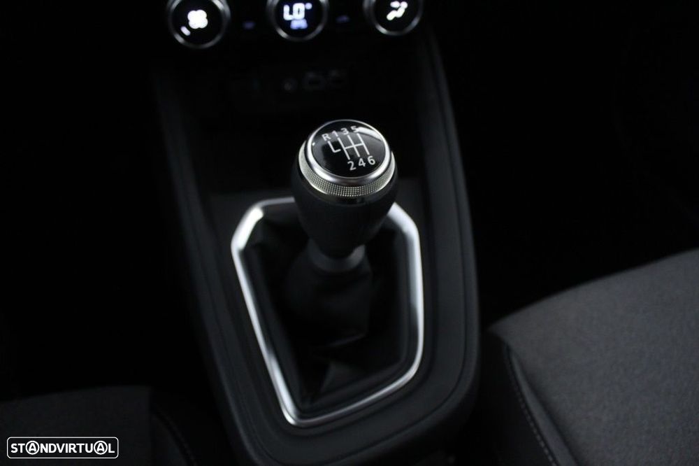 Mitsubishi Colt 1.0 MPI-T Invite - 31