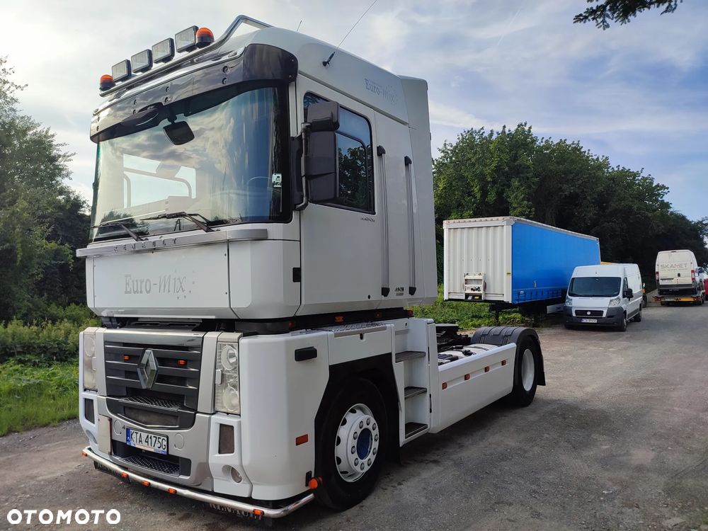 Renault MAGNUM - 2
