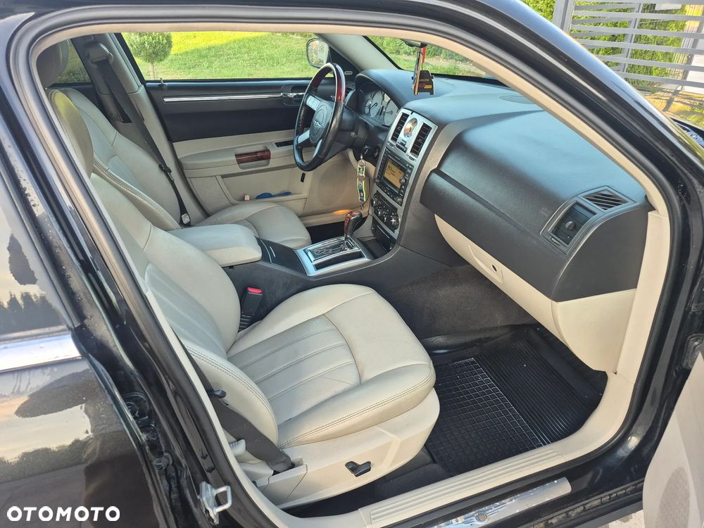 Chrysler 300C 3.0 V6 CRD - 10