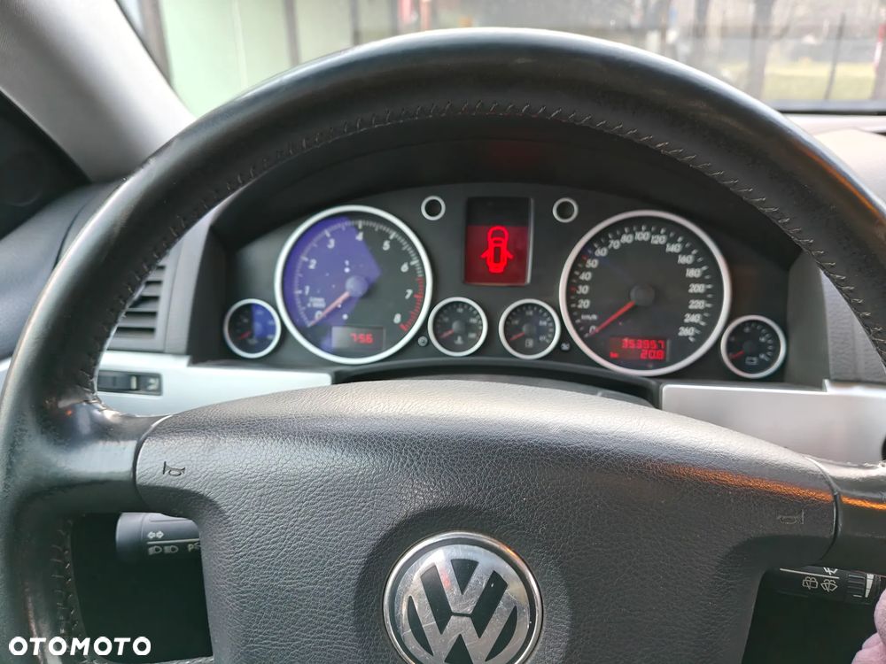 Volkswagen Touareg - 12