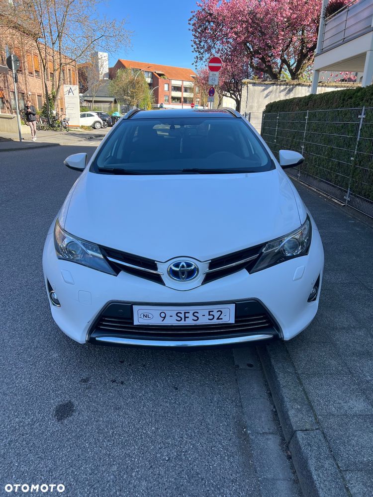 Toyota Auris - 1