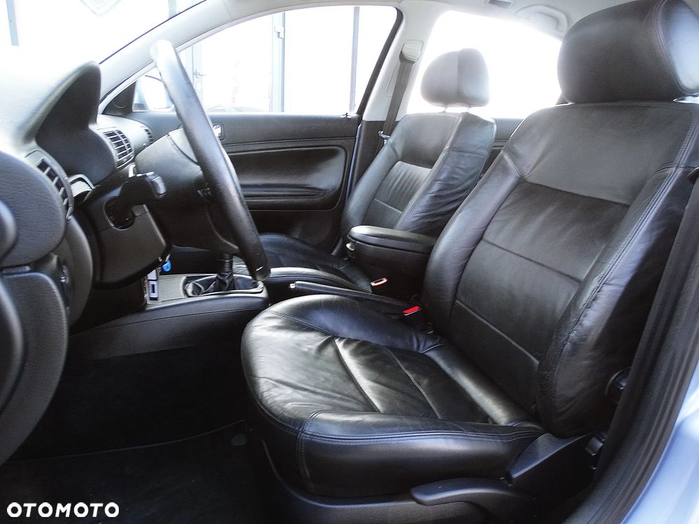 Volkswagen Passat 1.8T Comfortline - 19