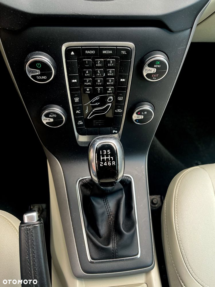 Volvo V40 D3 Momentum - 18