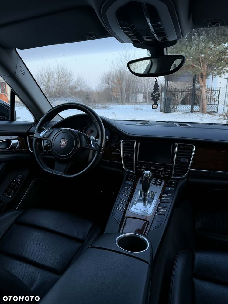 Porsche Panamera 4S PDK - 25