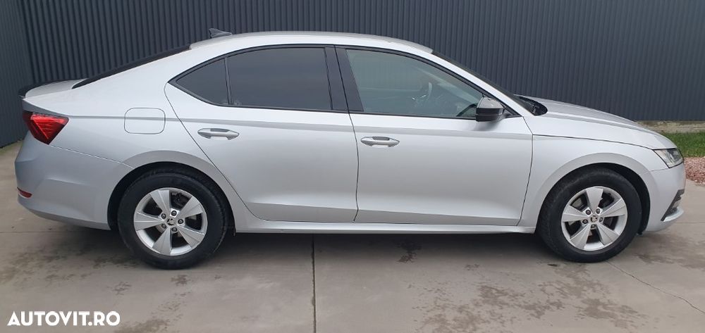 Skoda Octavia 2.0 TDI DSG Ambition - 8