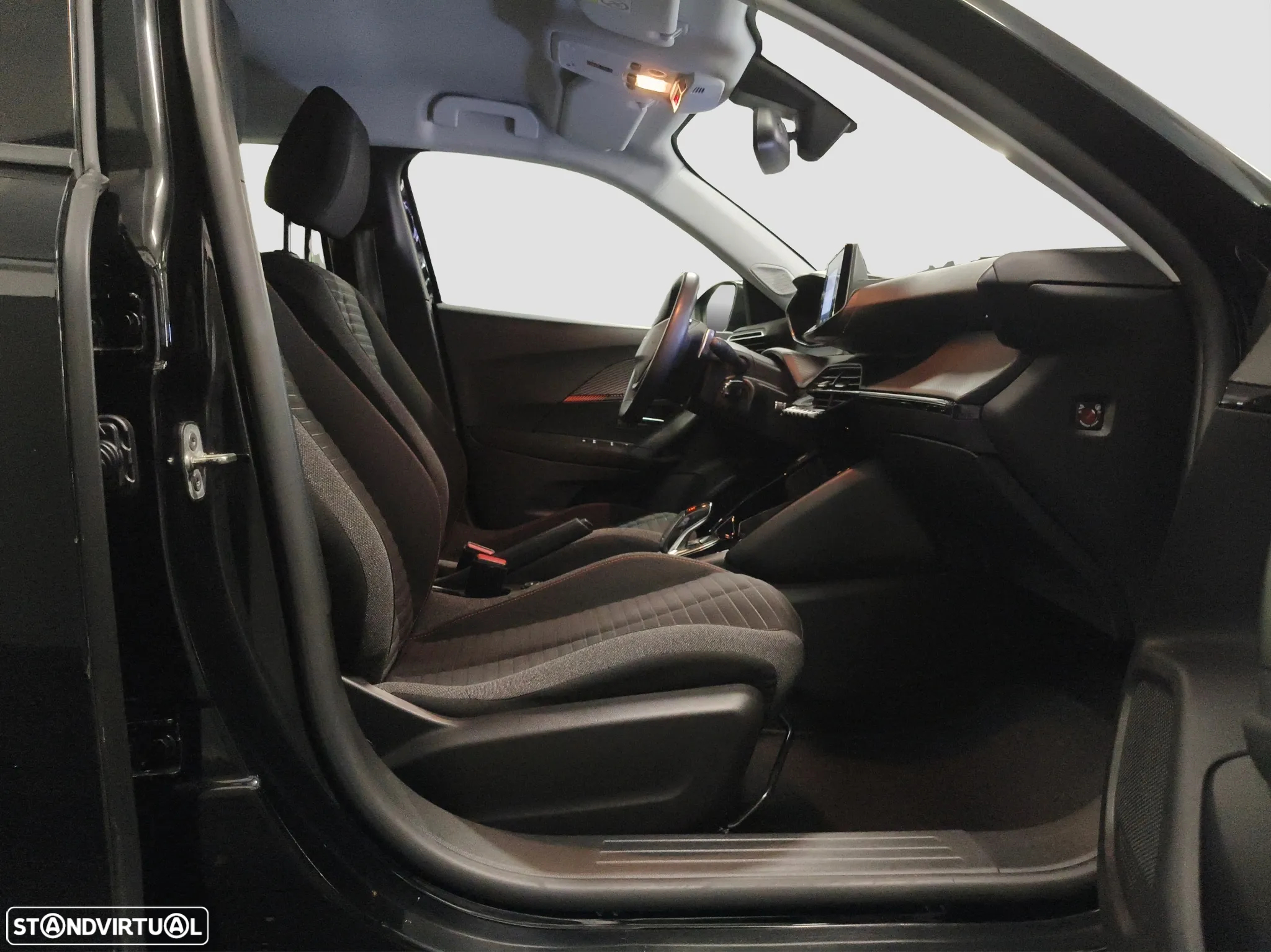 Peugeot 2008 1.2 PureTech Active Pack EAT8 - 31