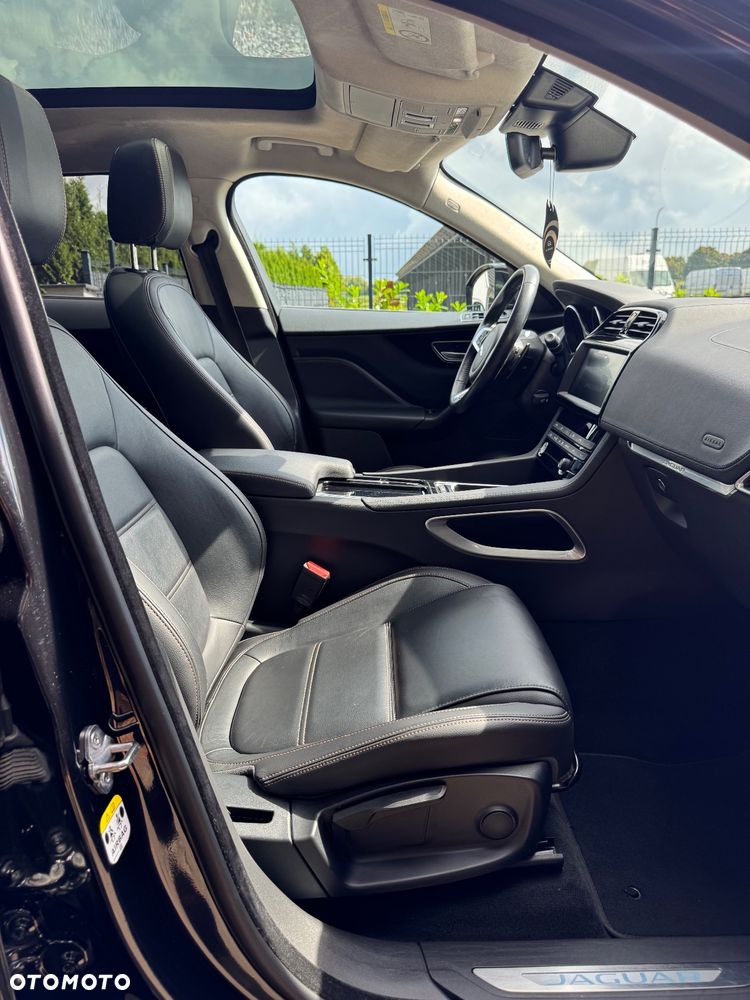 Jaguar F-Pace - 22