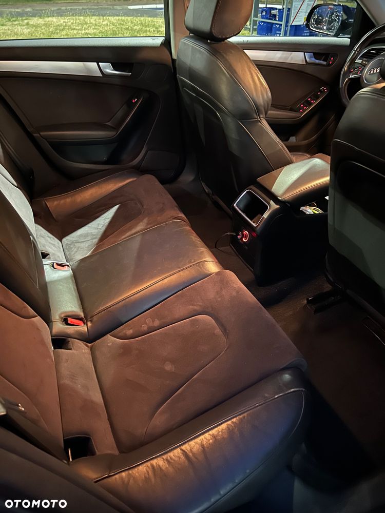 Audi A4 Limousine - 16
