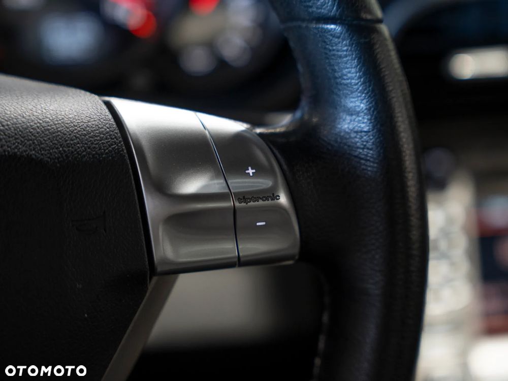 Porsche 911 Carrera 4 Tiptronic S - 35
