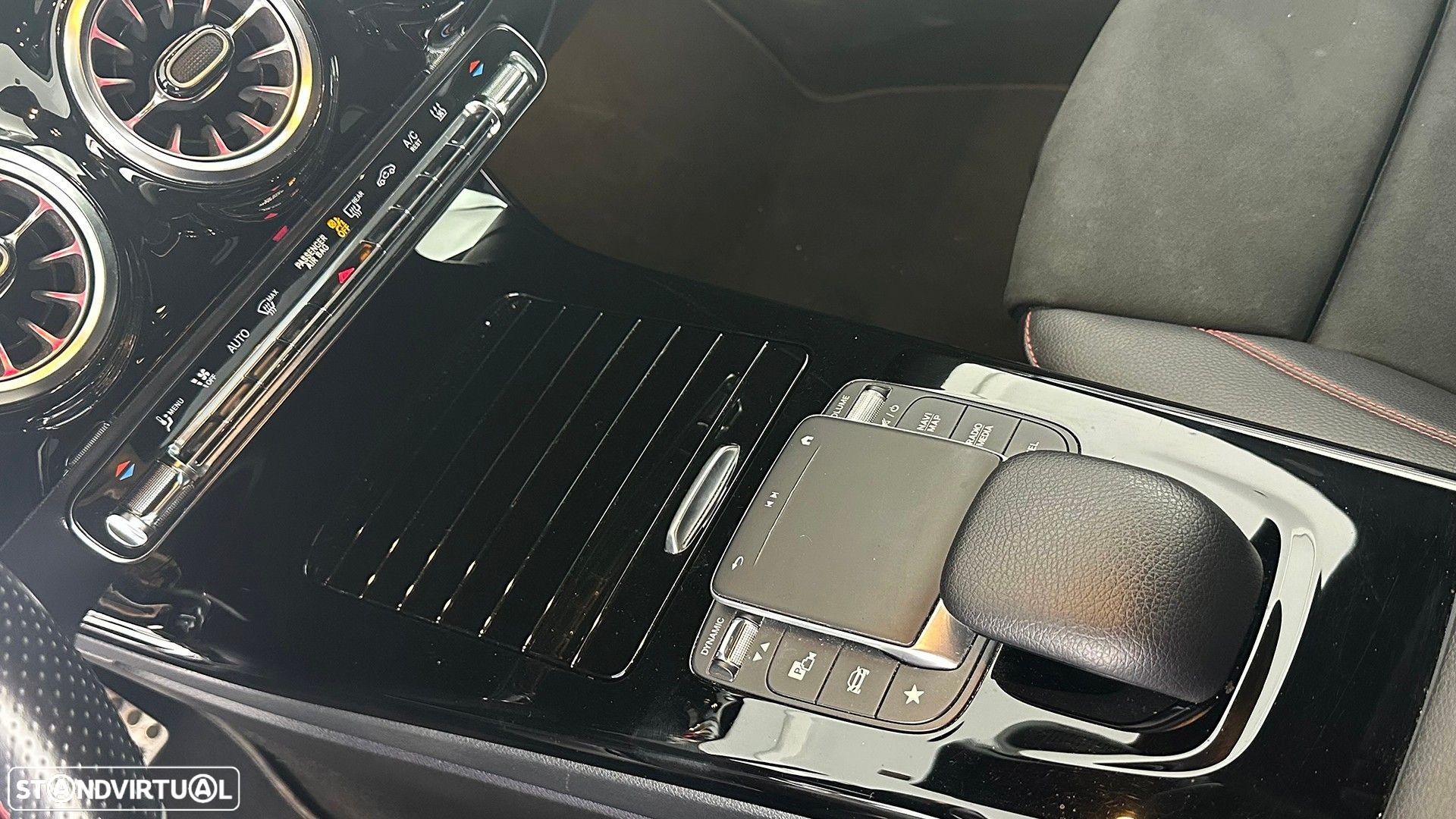 Mercedes-Benz A 250 Limousine e AMG Line - 39